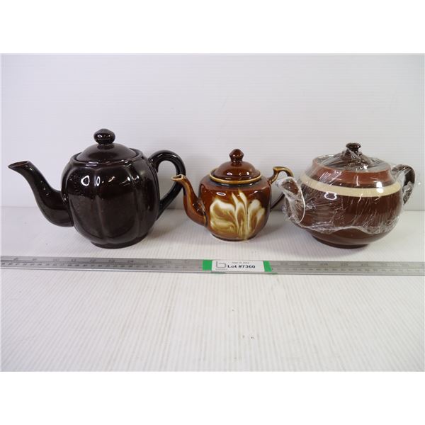 (3) Teapots