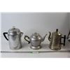 Image 1 : (3) Metal Teapots