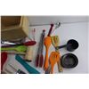 Image 3 : Lots of Assorted Kitchen Items