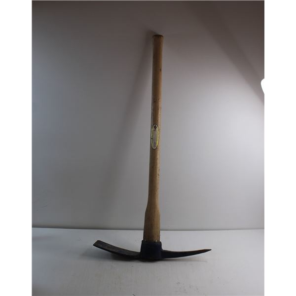 *Garant Pickaxe 36'' x 19''
