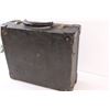 Image 5 : Vintage Carrying Case - 12.5" x 14.5" - Has Scent