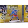 Image 2 : (2) Starting Line Up Figurine & Hockey Card Sets: Wayne Gretzky