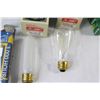 Image 5 : (2) Squirrel Cage Light Bulbs, (4) Showcase Light Bulbs, (4) Automatic Night Lights, Incandescent Li