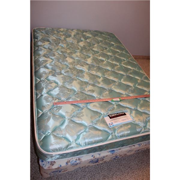 *Kirkland Signature Queen Size Mattress Boxspring and Frame on Casters - 75"L x 52"W x 21"H with Cas
