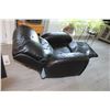 Image 5 : *Electric Reclining Chair - Works, Small Blemishes