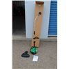 Image 1 : *** Weedeater Feather Lite FL20C Trimmer (15" Cut, 20cc Engine)