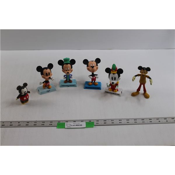 (6 pcs) Vintage Walt Disney World Treasures Collectibles/Bobbleheads