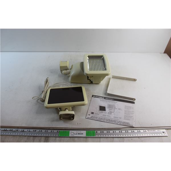 100 LED Solar Motion Light - Untested