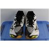 Image 6 : New Pair ''Mirzuno Wave Lightning Z3'' Valleyball Shoes - Size 9 1/2 and Clear Tote