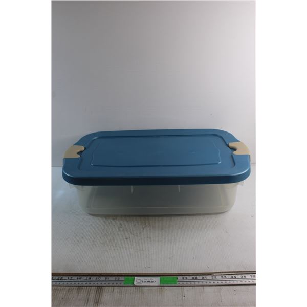 Rubbermaid ( Roughneck) Clear Plastic Tote 26''L x 15'' W x 7''H