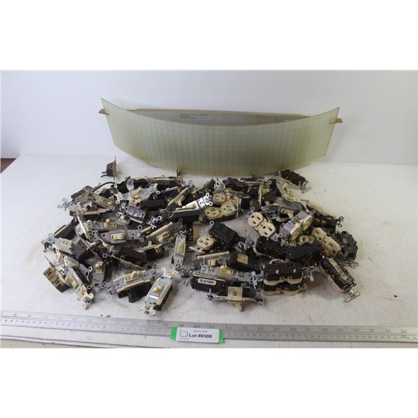 Bathroom Vanity Light (untested) - Used Light Switches & Plug Receptacles