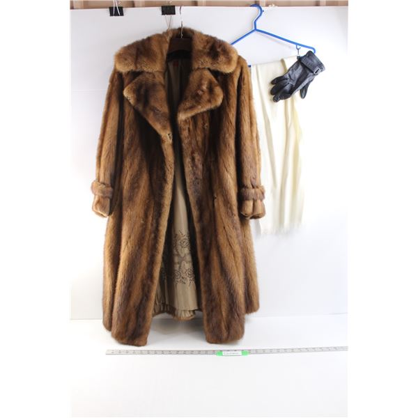 *Fur Town Long "Majestic MINK" Coat w/Hook & Ring Clasps (Size Unknown, Come On Down And Try It On, 