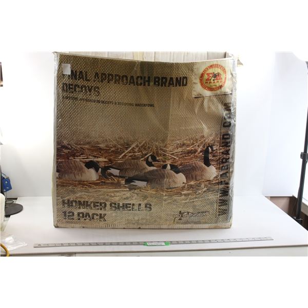 *(12) Final Approach Canada Goose "Honker Shells" Decoys - Four Poses