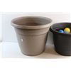 Image 3 : *(2) Plastic Planters and (70) Plastic Balls