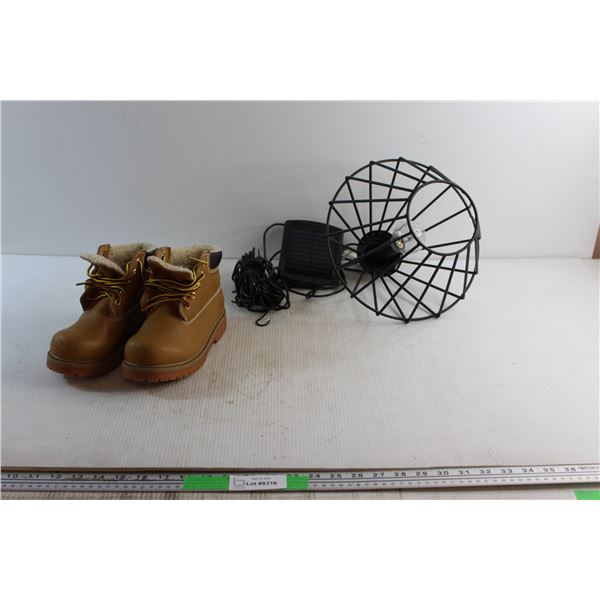 Smartfit Kids Winter Boots - Size 2 1/2 and Solar Powered Outdoor Lamp - Untested