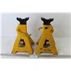 Image 1 : (2) Vehicle Adjustable Stands (unknow weight capacity)