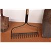 Image 3 : *Scoop Shovel - Sm Shovel - Rake