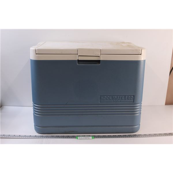 Igloo KoolMate Cooler (Plug-in, However Missing Cord) - 21" x 15" x 17" - as is