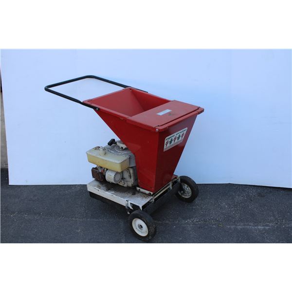 ** Organic Shredder - Wood Chipper - 6HP Engine