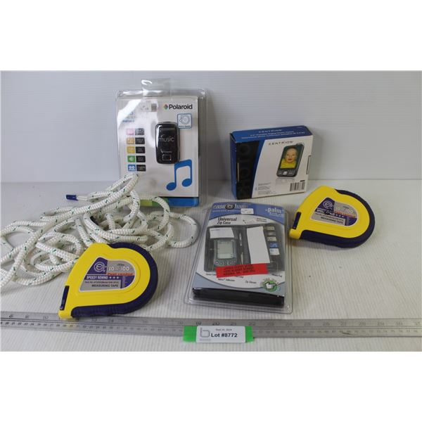 2.4" Portable Digital Photo Viewer - Polaroid 4GB Music & Video Player (NIB) - (2) 100' Speed Wind M