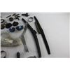 Image 7 : (2) Windshield Wipers, Carabiner, Hose Clamps and Assorted Items