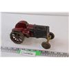 Image 1 : 1930's McCormick-Deering Arcade Cast Iron Model 10-20 Toy Tractor - Damaged, as is