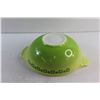 Image 2 : Vintage Pyrex Promotional 444 Green Dot Square Cinderella Mixing Bowl -4 Quart - No Chips or Cracks