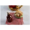 Image 3 : Vintage Anthropomorphic Tomato and Onion Salt & Pepper + Vintage Russ Ketchup and Fries in Basket Sa