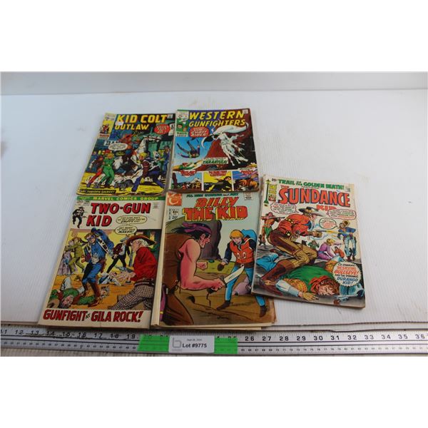 (5) Vintage Comics - Western Gunfighter, Two Gun Kid and Billy the Kid