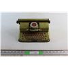 Image 1 : Vintage Berwin Gold Typewriter Toy