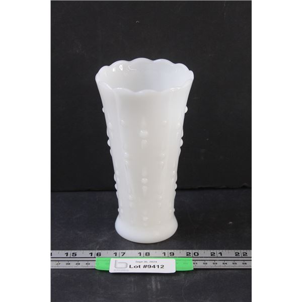 Anchor Hocking Pearls & Tears Milk Glass Vase - 7" x 4"