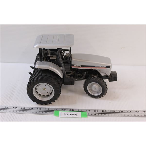 White 6215 Model Tractor FWA + Duals - 1:16 Model Scale