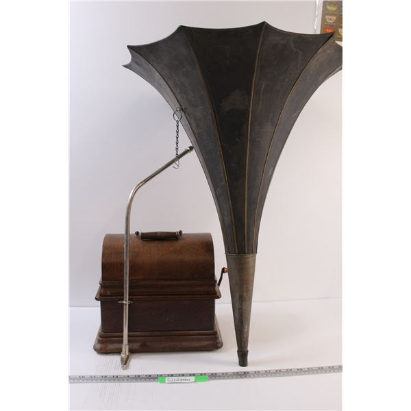 * Thomas Edison Standard Phonograph - as is
