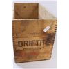 Image 5 : Vintage C.I.L. Driftite Shell Wood Crate - 18" x 12" x 10"
