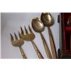 Image 5 : "Tudor Plate" Silverware in Wood Case - By Oneida Community Plate Silversmiths