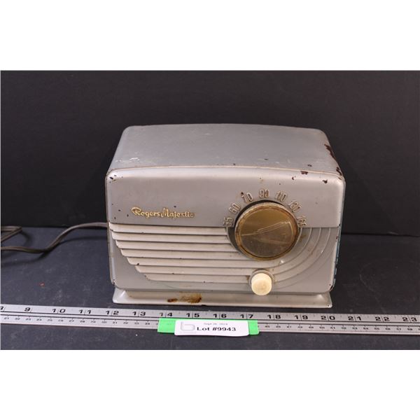 Vintage Rogers Majestic Radio - Powers On, as is