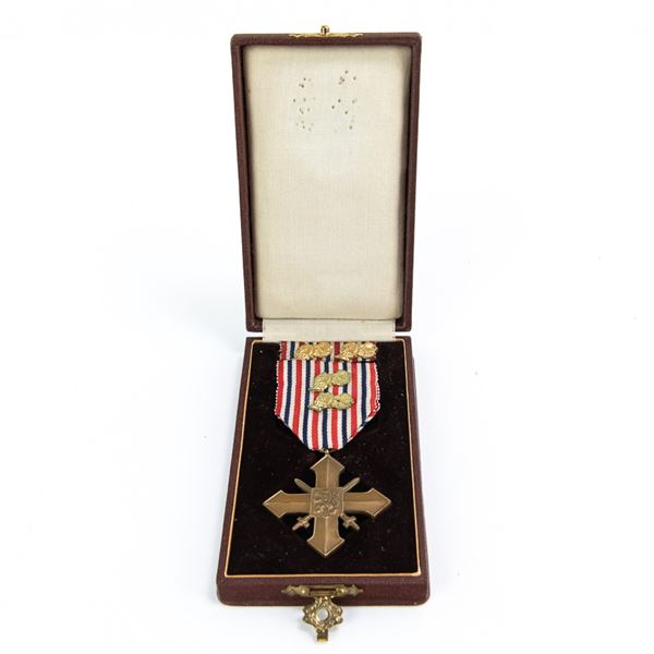 WWII Czechoslovak War Cross 1939-1945 W/ Case