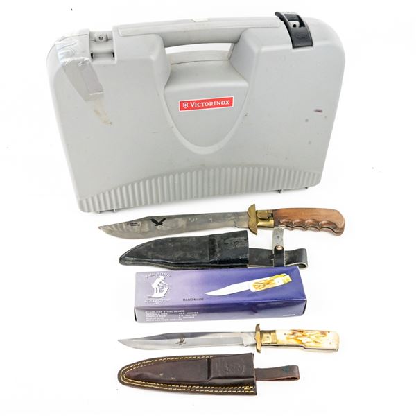 2 Folding Bowie Knives