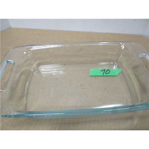 PYREX DISH (APPROX. 7" X 11")