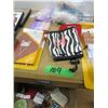 Image 4 : BOX C/W MAKE-UP, MASKS, MOVIES, MISC