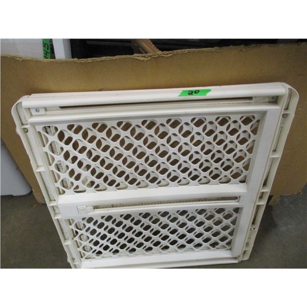 SAFETY GATE