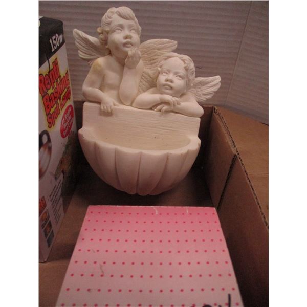 FLAT C/W 3 SPOT LITES, TRINKET BOXES, ETC