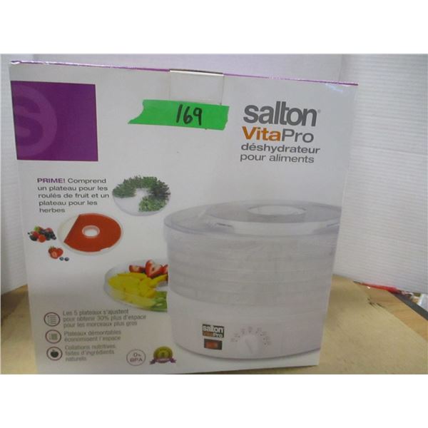 ESTATE/NEW (AS IS):  SALTON FOOD DEHYDRATOR IN ORIGINAL BOX