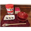 Image 1 : Red Collection with Scottie Cookie Tins