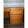 Image 3 : Oak desk with drawers (242)