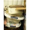 Image 6 : Lot of assorted household items: towels, ironing board, etc (241)