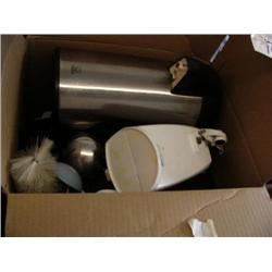 Box of kitchen supplies (241)