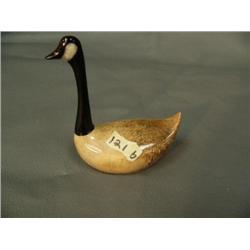 CHOICE ON 4: #.5" ivory and whalebone Canadian geese Aningayou