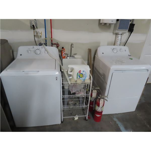 GE White Clothes Washer/Dryer