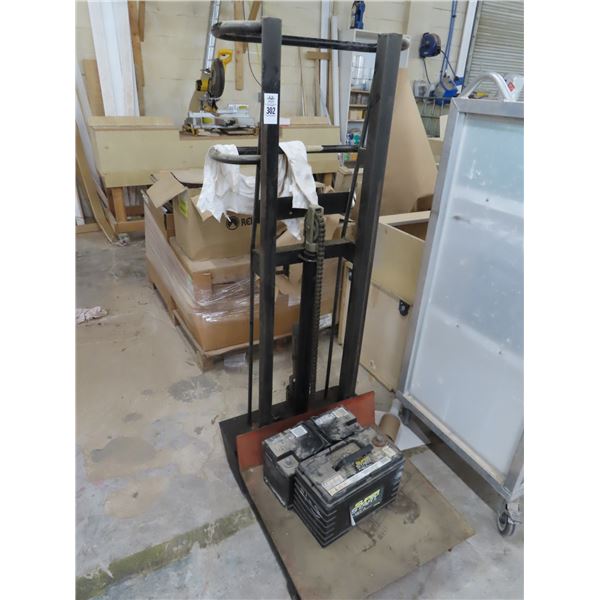 Vestil 1000 Lb. Cap Portable Platform Lift - Needs Hydraulic Repair